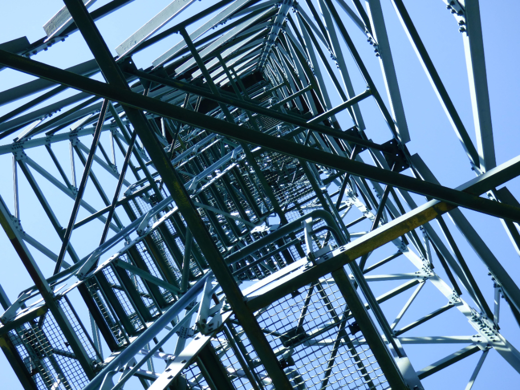 proceso de fabricación de estructuras metálicas para naves industriales